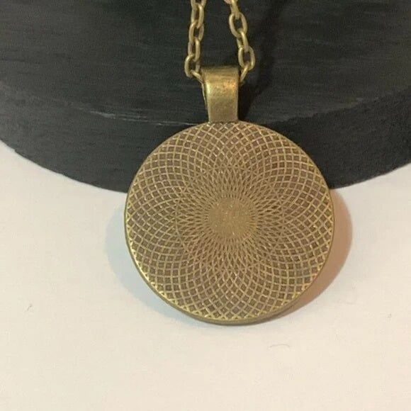 Necklace Moon and Girl, Bronze Chain, Antique Look, NWOT - Picture 4 of 6